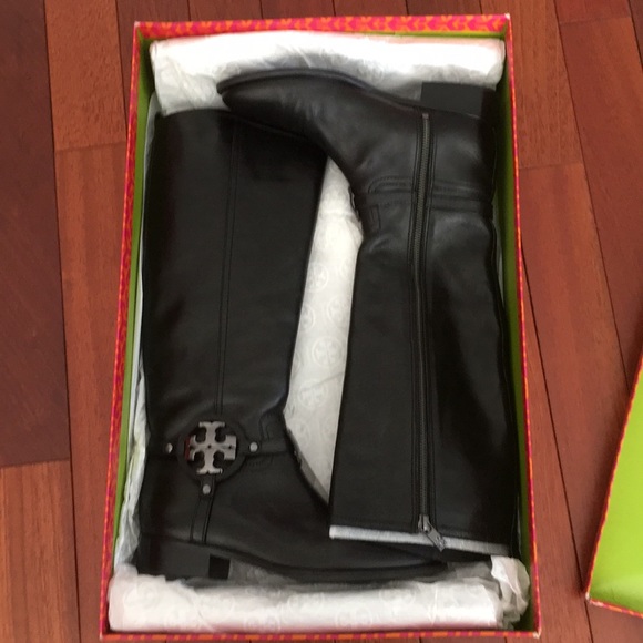 Tory Burch - Picture 1 of 5